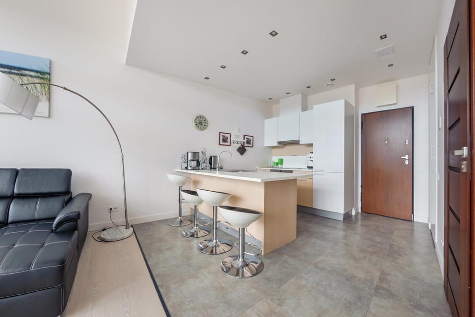 Kitchen or kitchenette, Living room, Seating area, Dining area