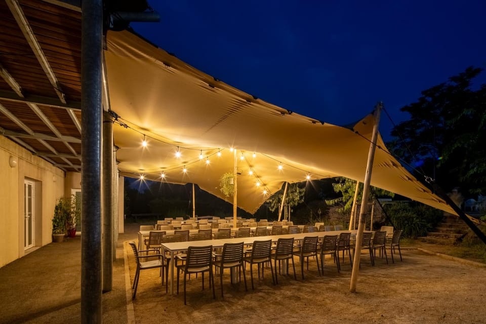 Property building, Restaurant/places to eat