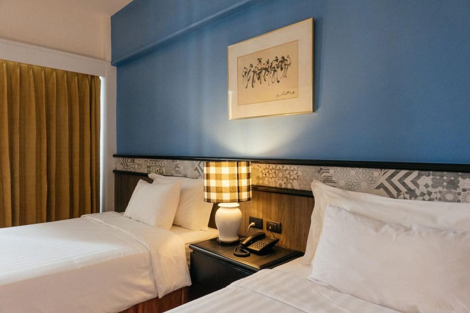 Bed, Living room, Bedroom
