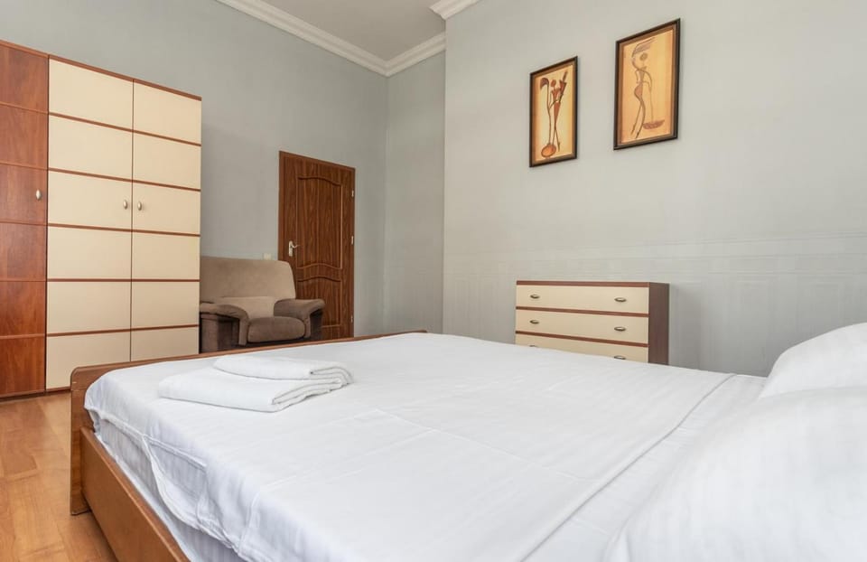 Простора квартира біля Майдану Незалежності Apartment in Kiev City - Kyiv