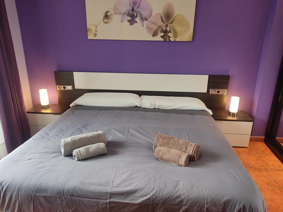 PISO EXTERIOR COMPLETO A 20 ' DE BARCELONA. Apartment in Sabadell