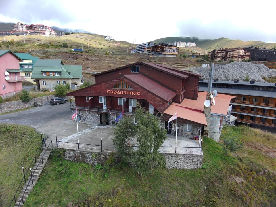 Property building, Neighbourhood, Bird's eye view, City view, Mountain view, Street view, Breakfast
