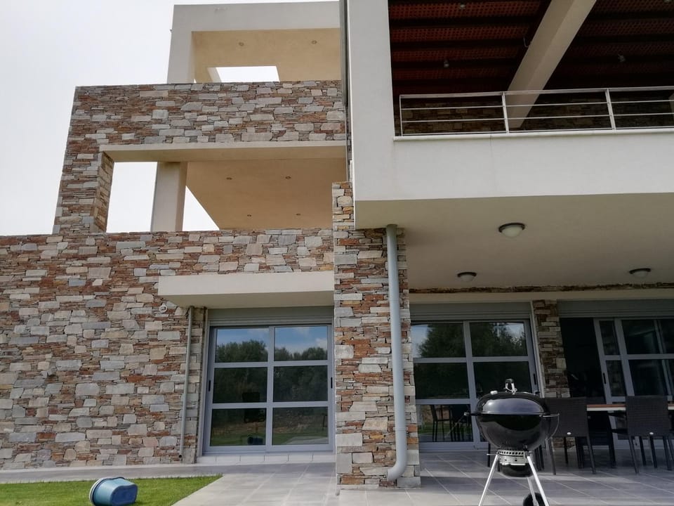 BBQ facilities, Garden, Balcony/Terrace