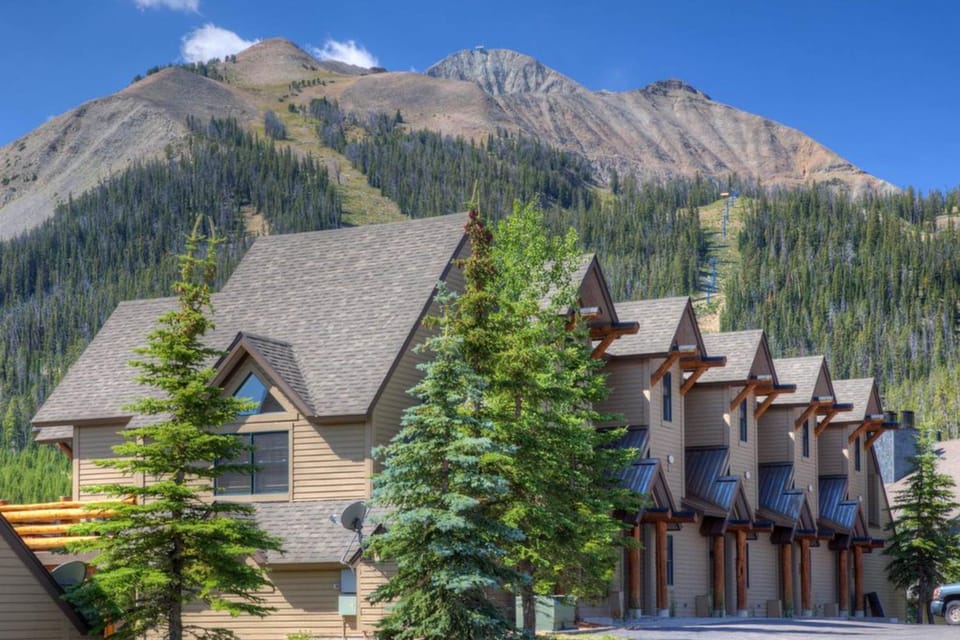 Saddle Ridge A5 House in Big Sky
