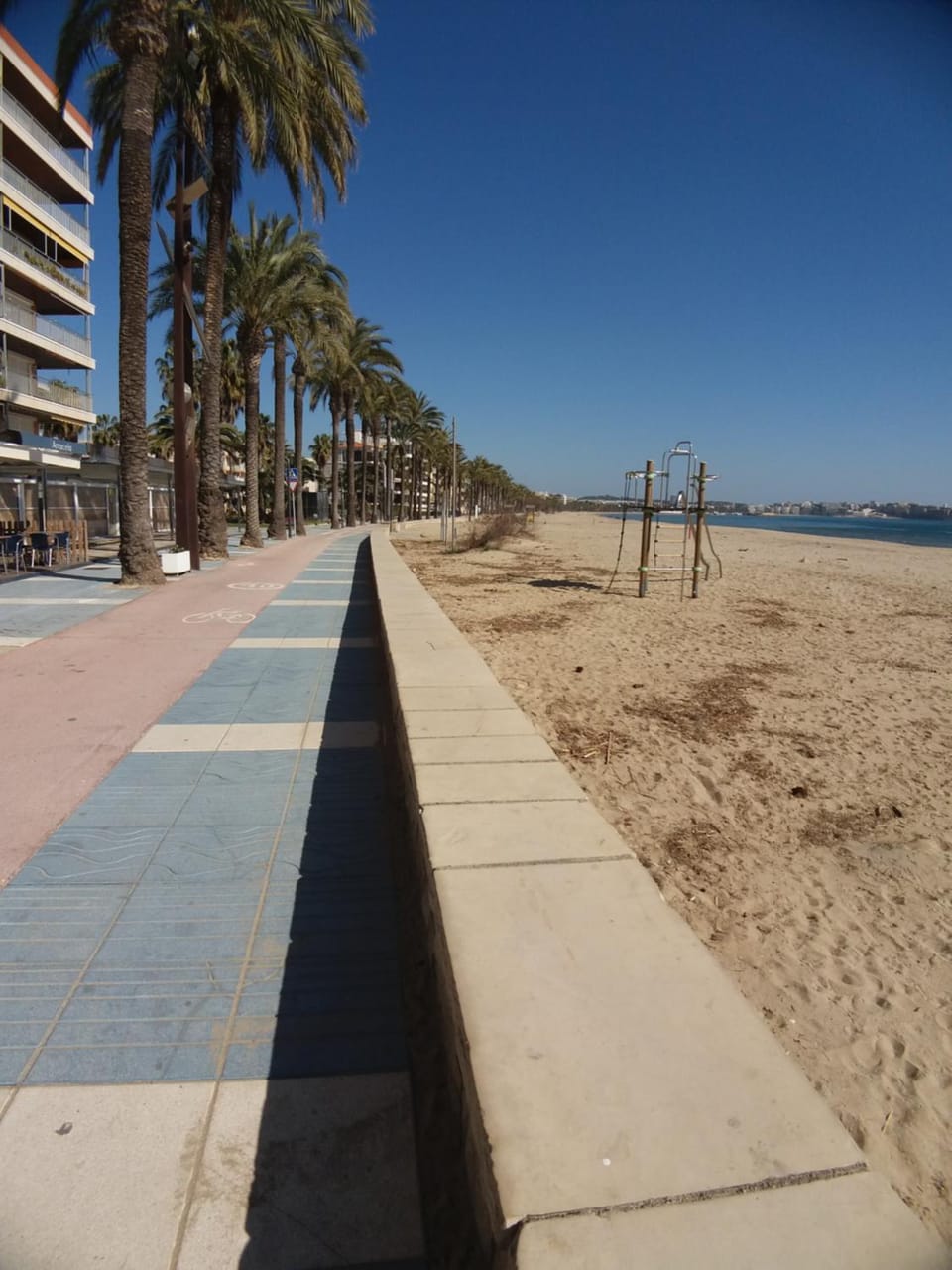 Neighbourhood, Beach