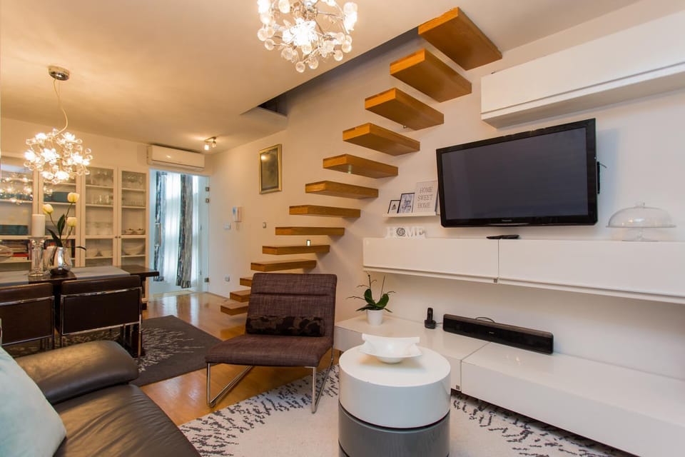 TV and multimedia, Living room, Dining area