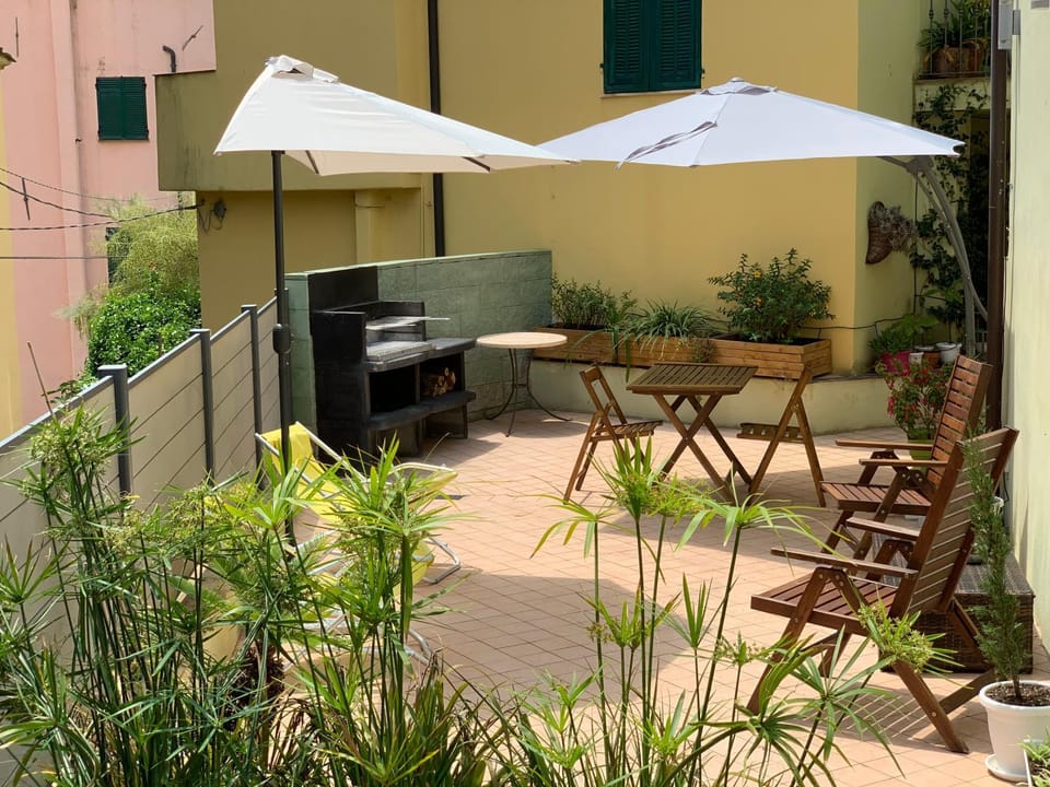 Patio, BBQ facilities, Garden