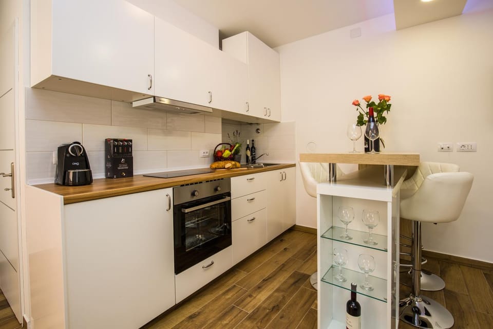 Kitchen or kitchenette, Dining area, Area and facilities