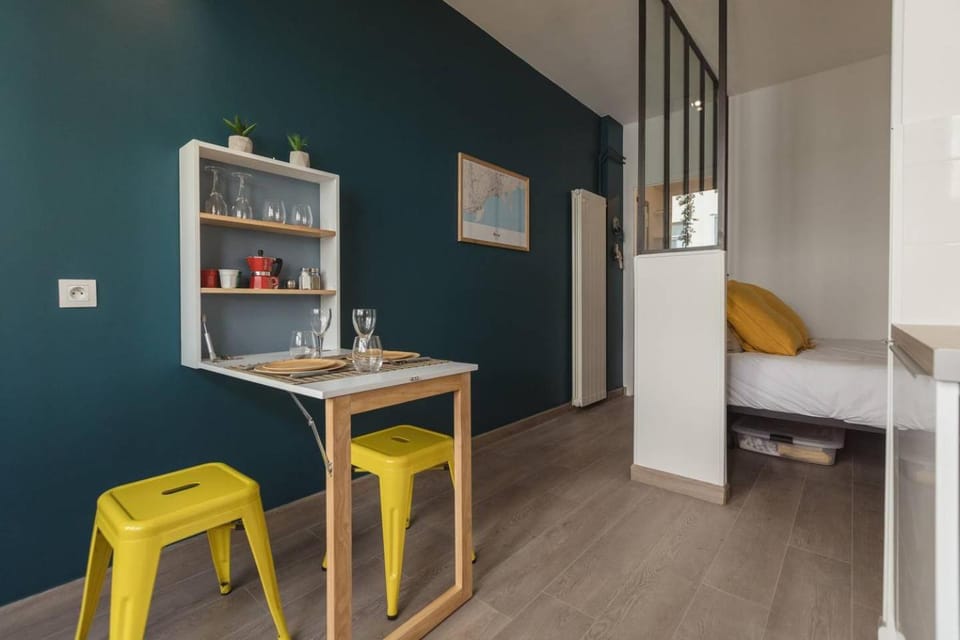 Living room, Decorative detail, Dining area, Bedroom