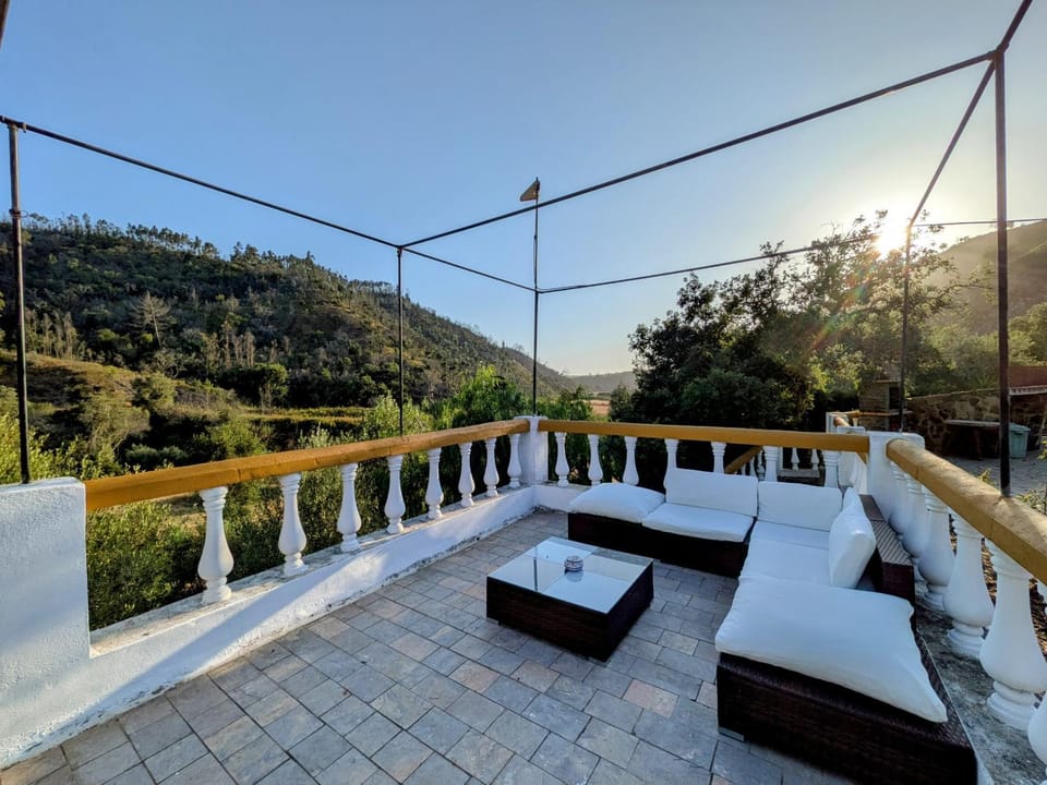 Balcony/Terrace, Mountain view