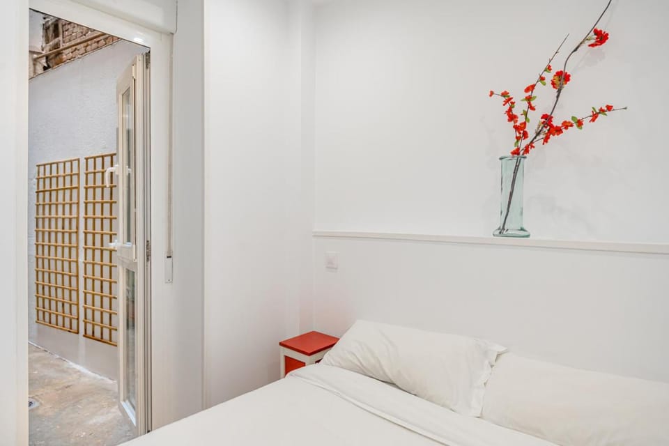 Patio, Bed, Decorative detail, Decorative detail, Area and facilities