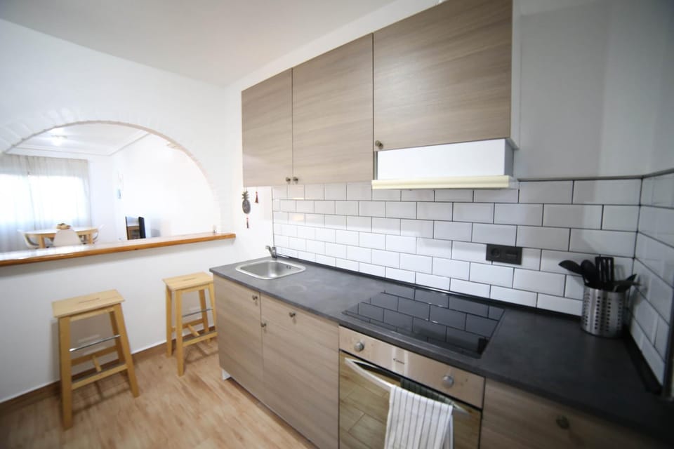 Kitchen or kitchenette, minibar, pet friendly, stove