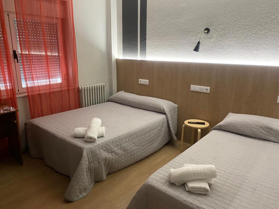 Hostal Uría Bed and Breakfast in Salamanca