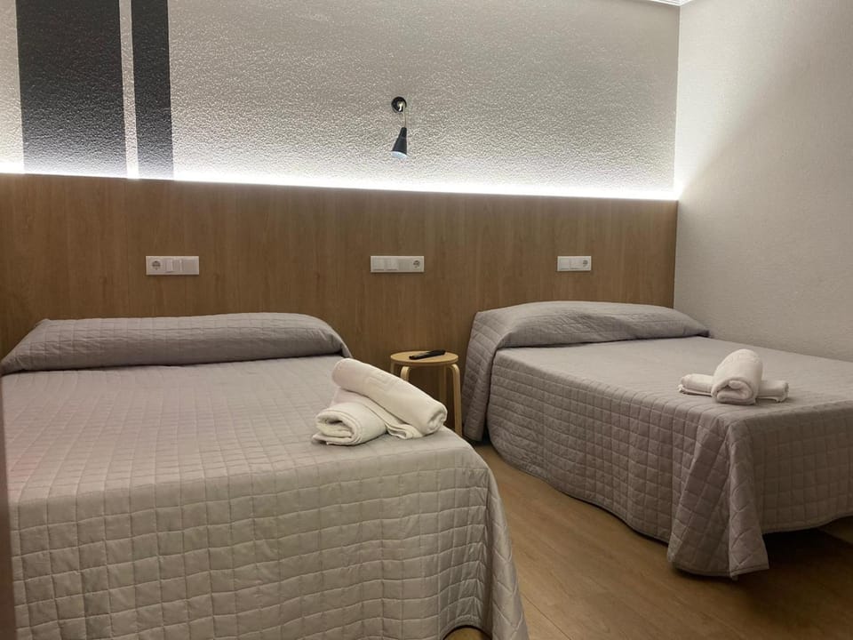 Hostal Uría Bed and Breakfast in Salamanca