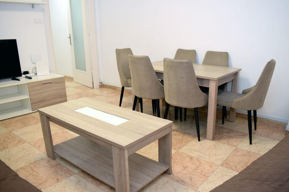 Apartamentos Atlas Terrassa II Apartment in Terrassa