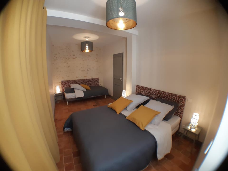 Bed, Photo of the whole room, Bedroom