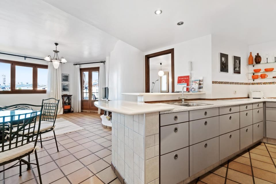 Kitchen or kitchenette, kitchen