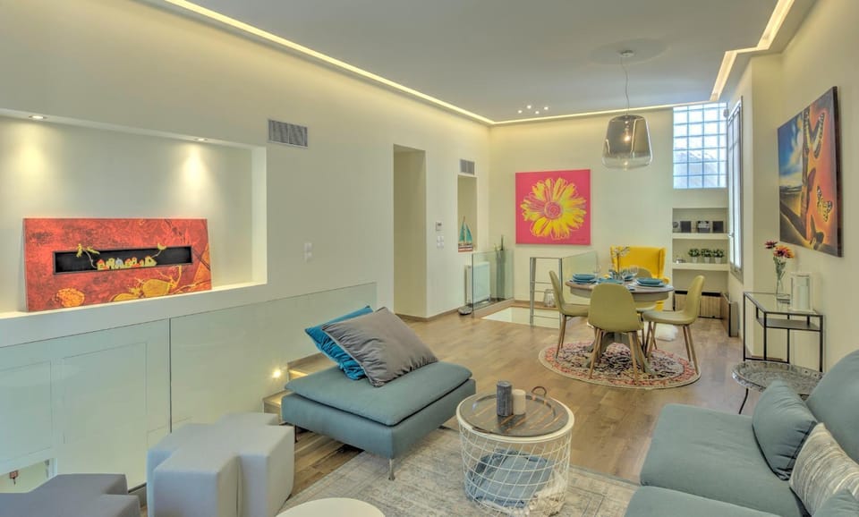 Seating area, Dining area