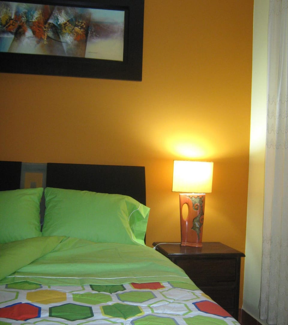 Photo of the whole room, Decorative detail