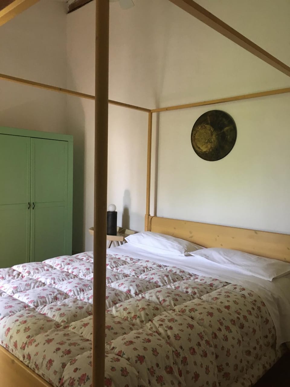 Bed, Photo of the whole room, Bedroom, wardrobe