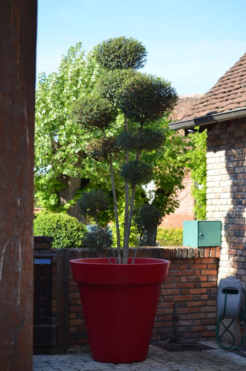Logis Hôtel Auberge du Cheval Blanc Hotel in Chaumont-sur-Tharonne