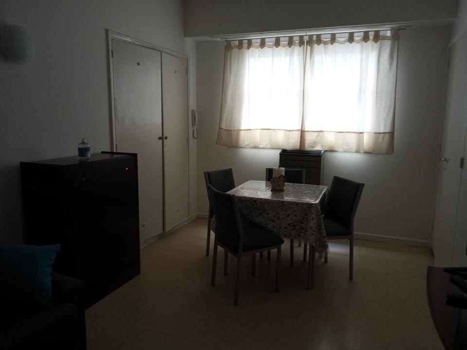 1 Ambiente PLENO CENTRO-1 cuadra CASINO-PEATONAL-Playa PUNTA IGLESIAS-POPULAR Apartment in Mar del Plata