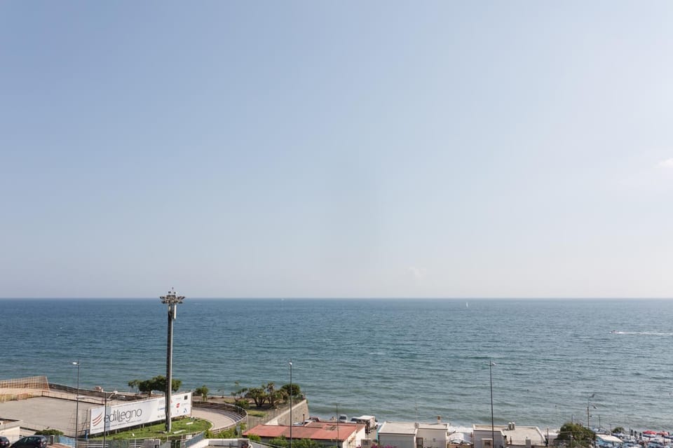 View (from property/room), Landmark view, Sea view, Street view