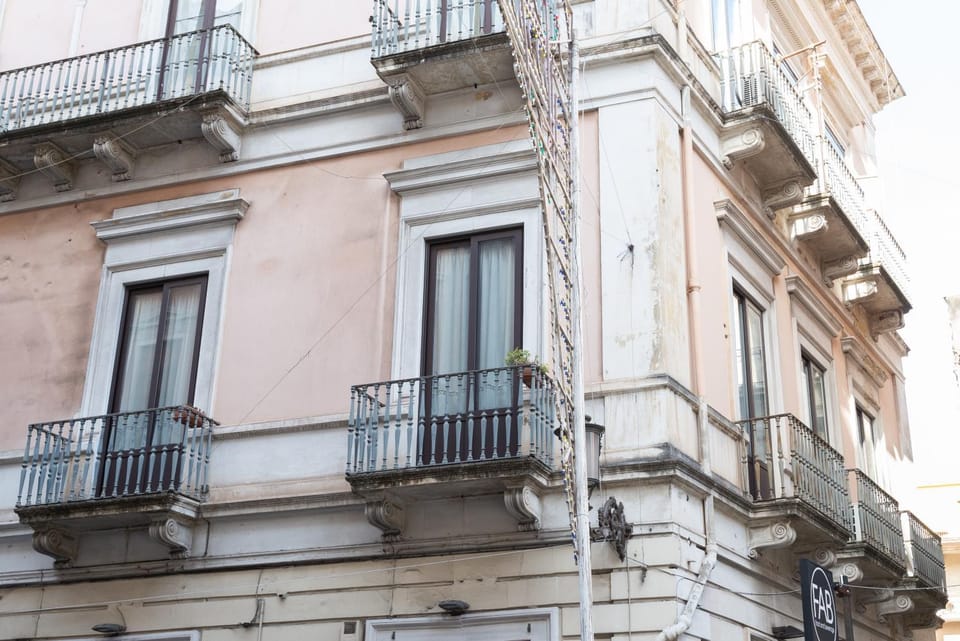 Facade/entrance, Balcony/Terrace