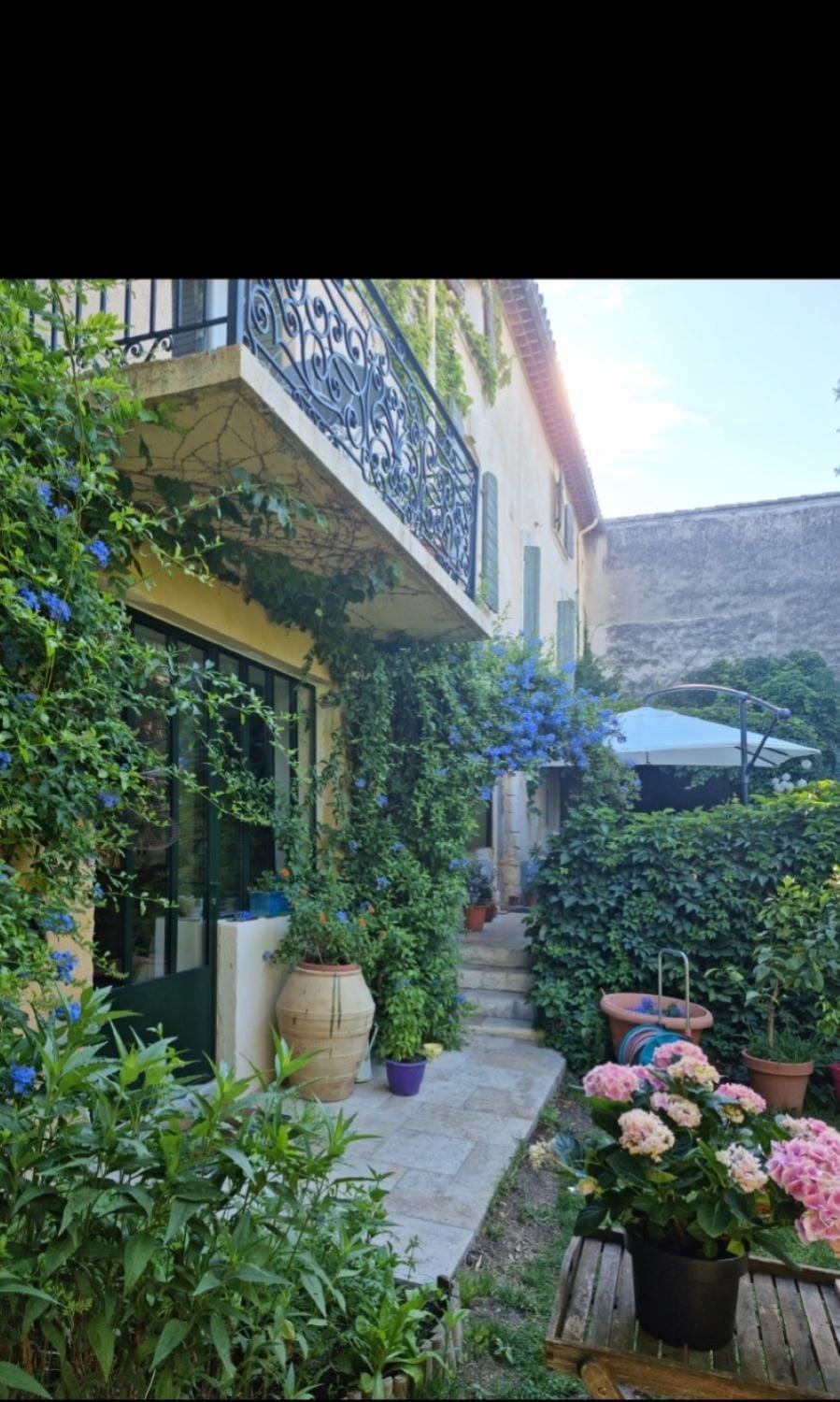 Les Tournesols Bed and Breakfast in Mallemort