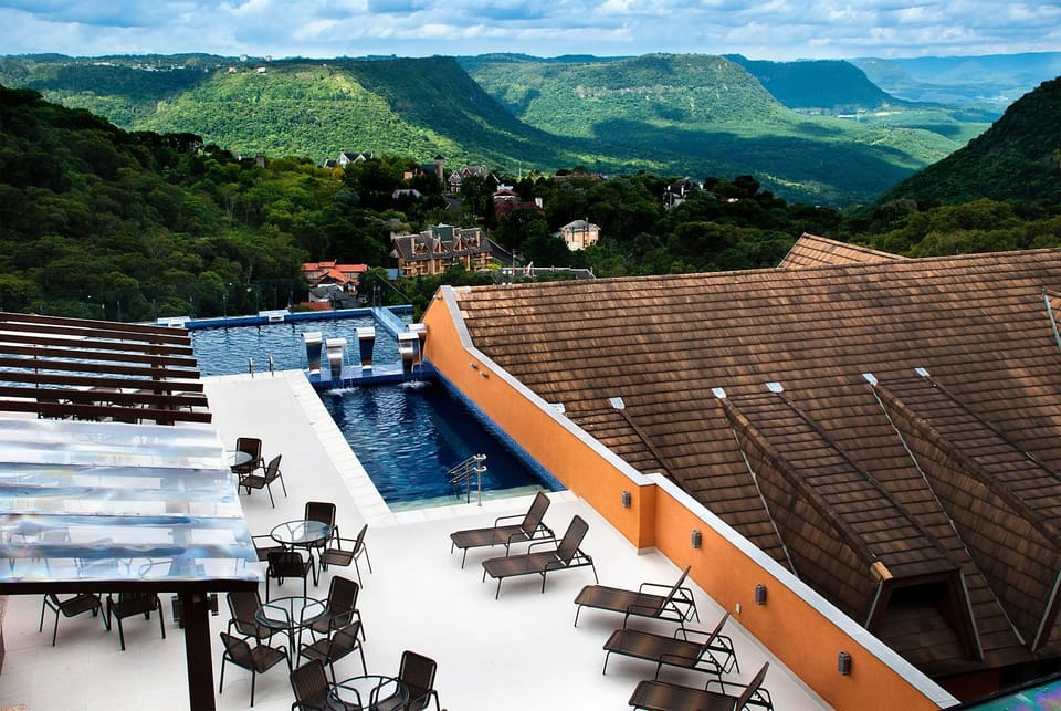 Natural landscape, Mountain view, Pool view, Area and facilities, Swimming pool, Swimming pool, sunbed