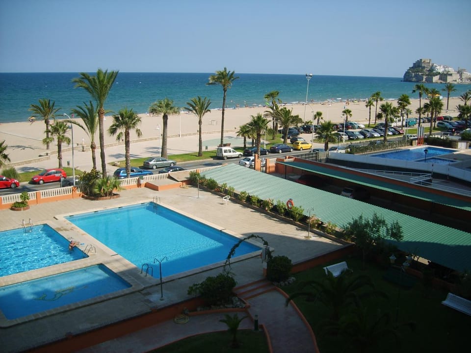 Apartamento 1ª linea de playa con piscina en edificio Albatros II Apartment in Peniscola
