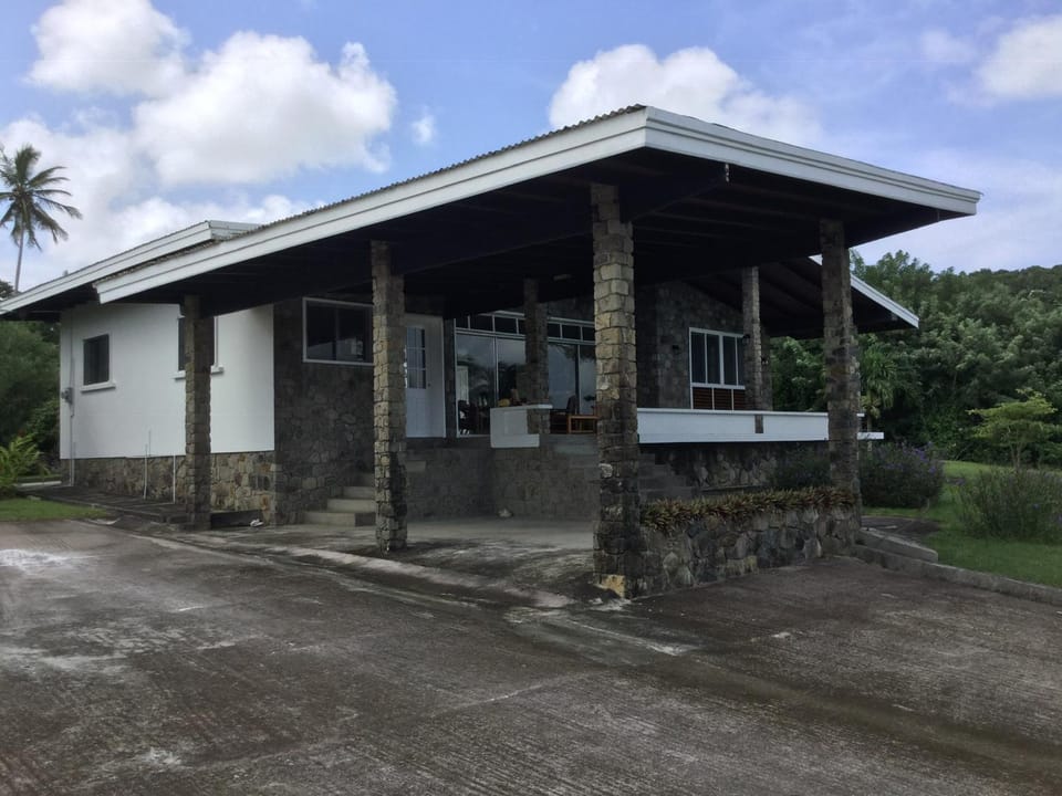 Garden Bungalow House in Grenada