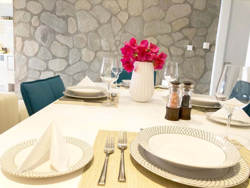 Food, older children, group of guests, Family