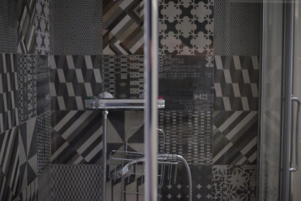 Decorative detail, Internal: Not applicable to any particular room