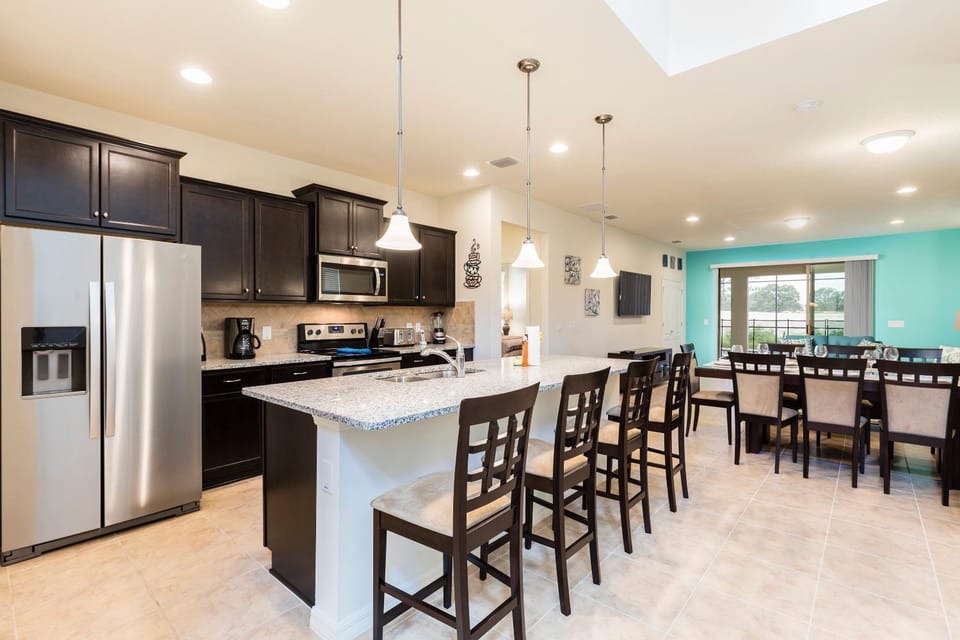 Coffee/tea facilities, Kitchen or kitchenette, Dining area