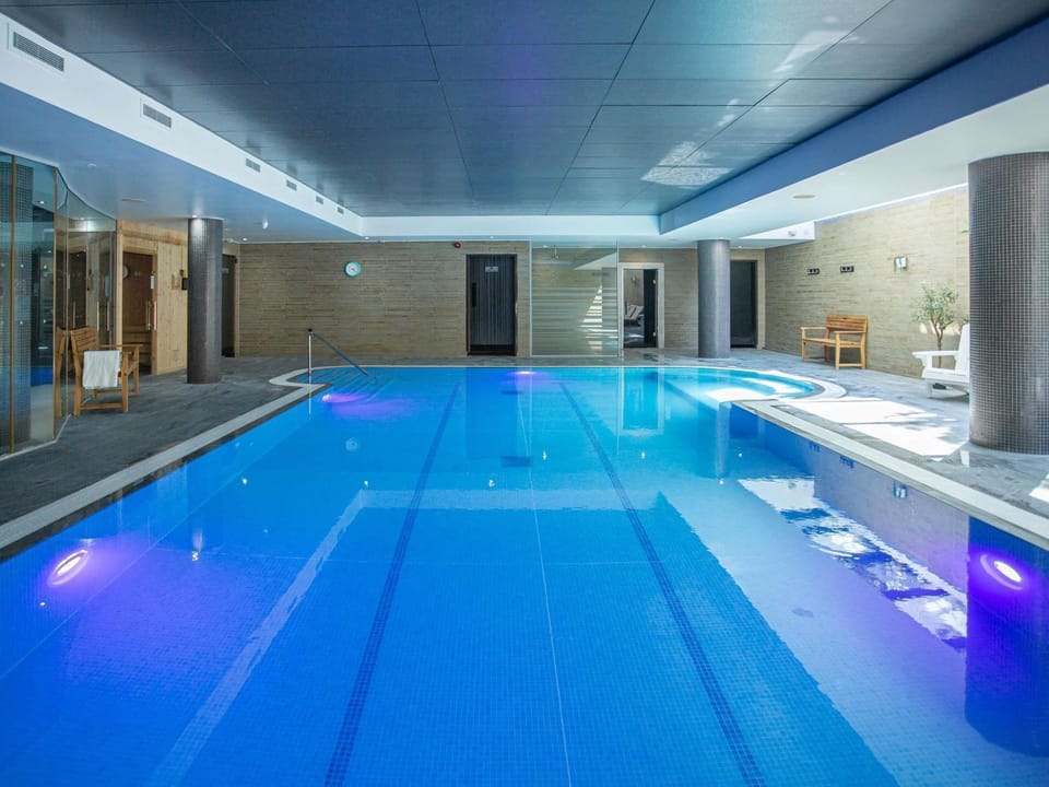 Property building, Swimming pool