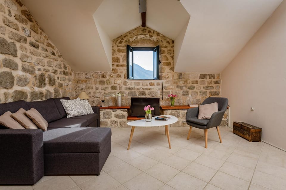 Perast Venetian Jewel House - Stunning View House in Kotor Municipality