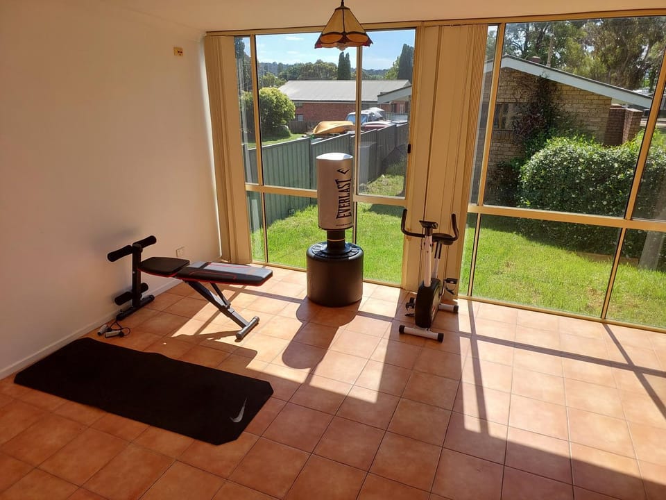 Fossicker Caravan Park Campground/ 
RV Resort in Glen Innes