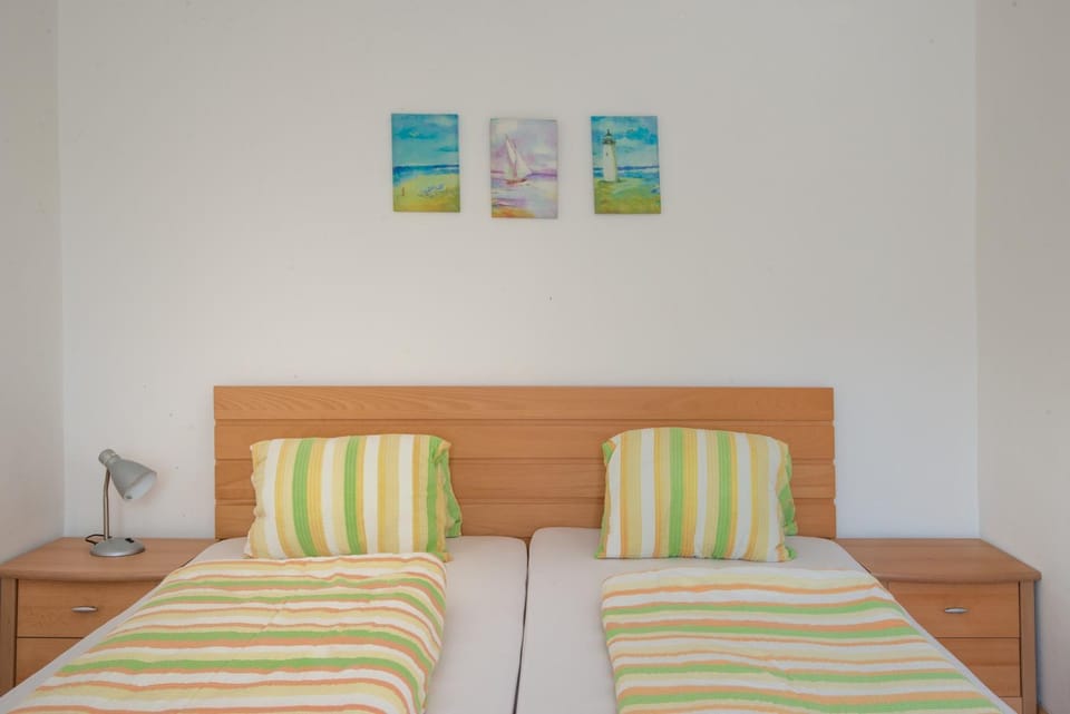 Staff, Photo of the whole room, Bedroom