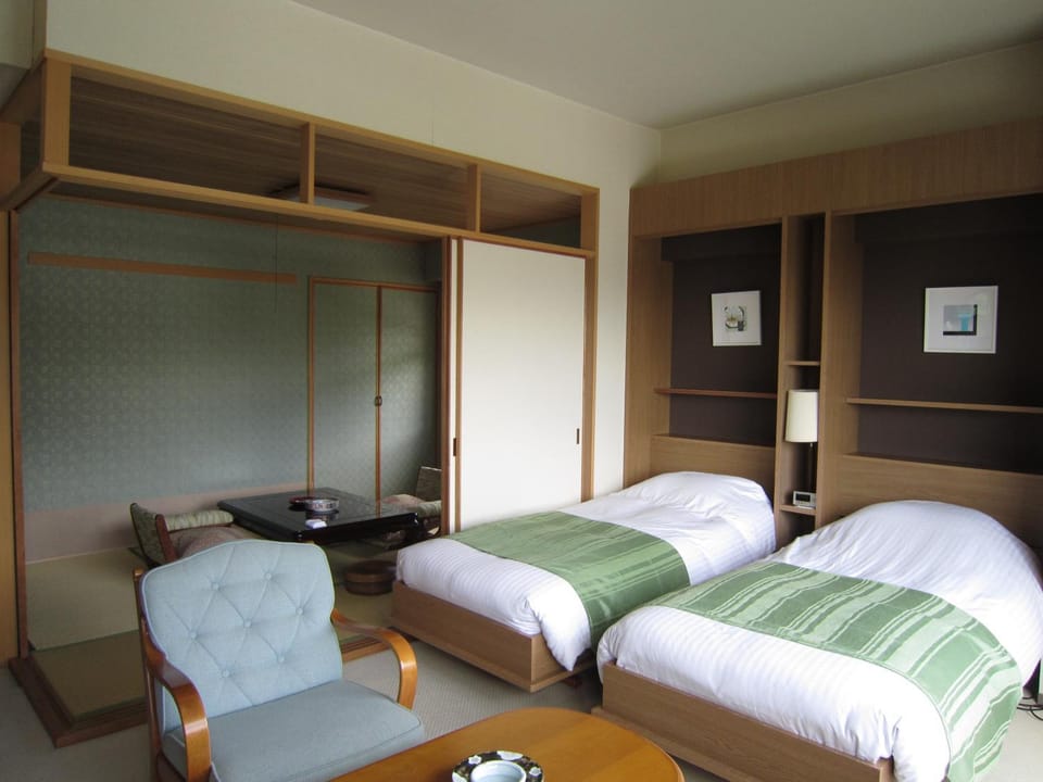 Photo of the whole room, Decorative detail