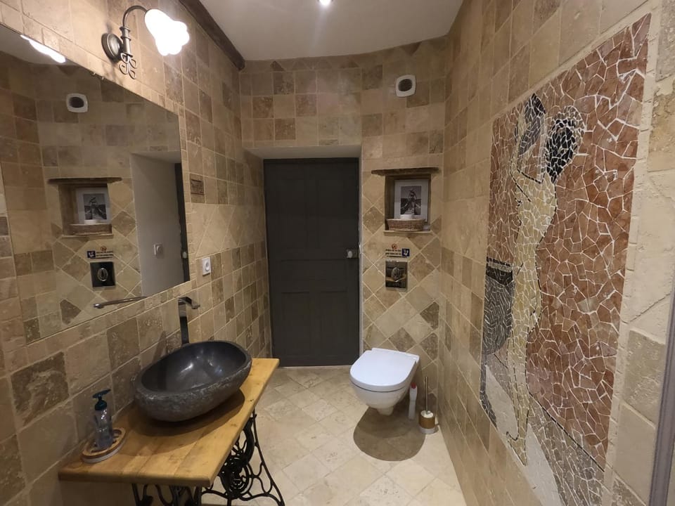 Bathroom, Spa and wellness centre/facilities