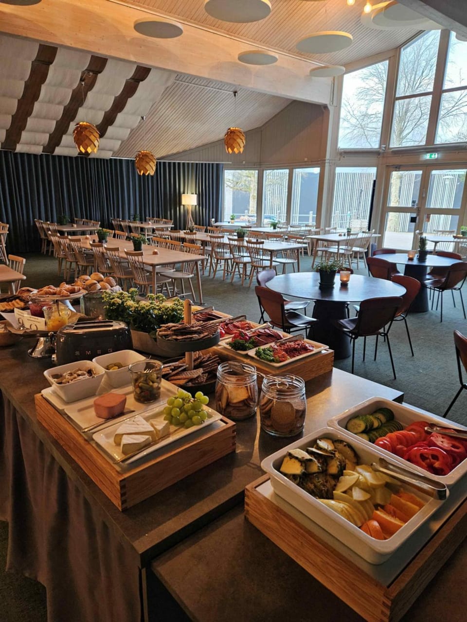 Restaurant/places to eat, Breakfast, Buffet breakfast