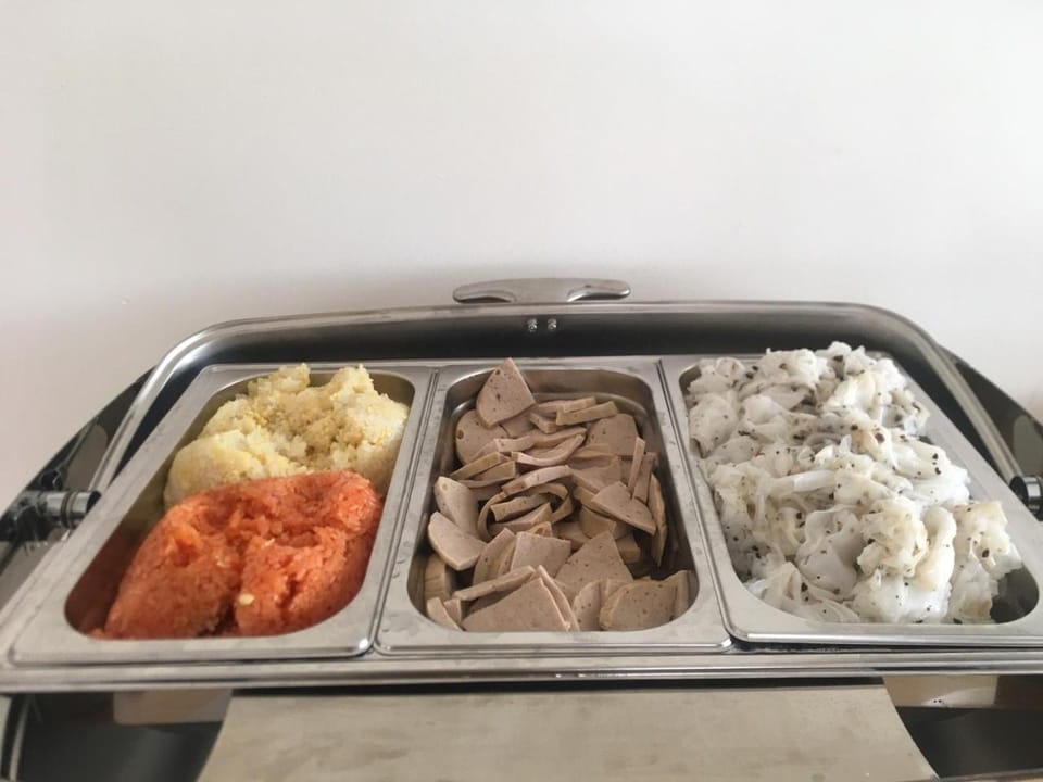 Restaurant/places to eat, Buffet breakfast