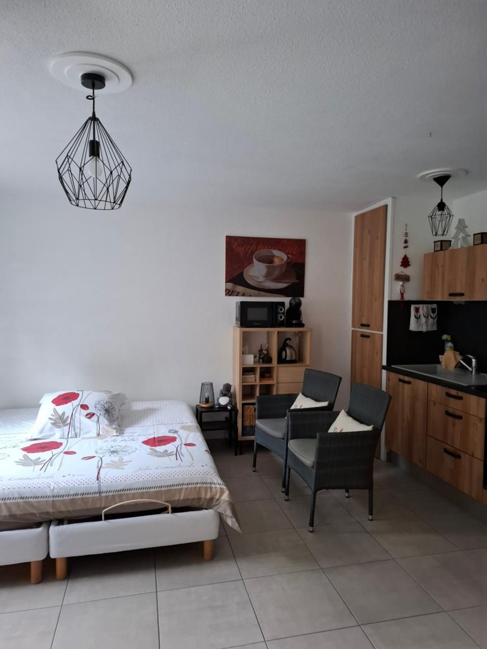 Bed, Kitchen or kitchenette