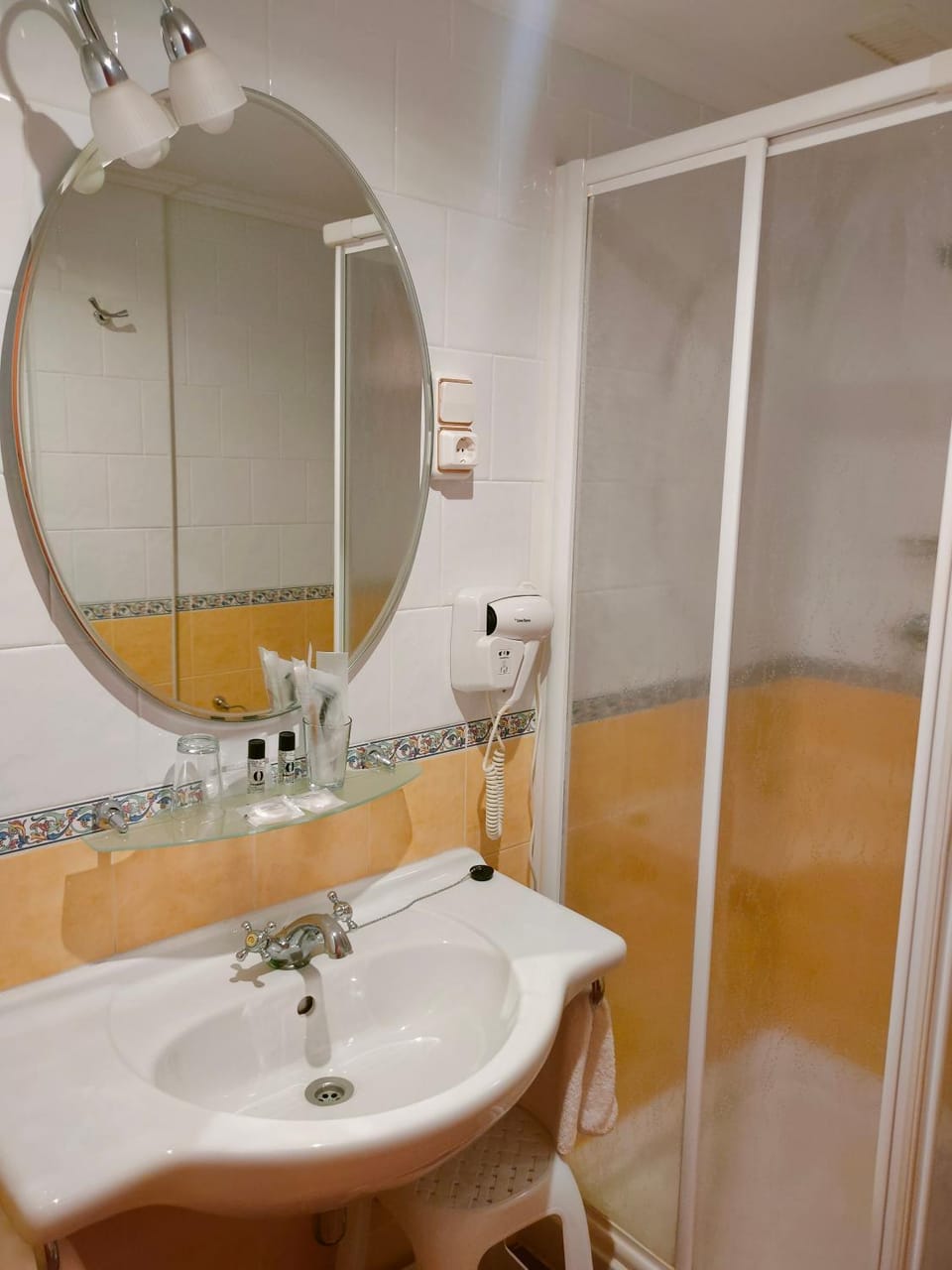Hostal Las Grullas Bed and Breakfast in Aragon