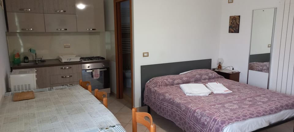 Bed, kitchen
