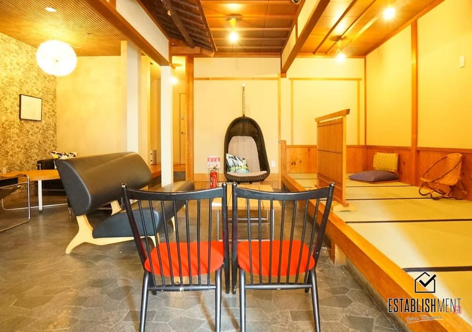 Communal lounge/ TV room, Lobby or reception