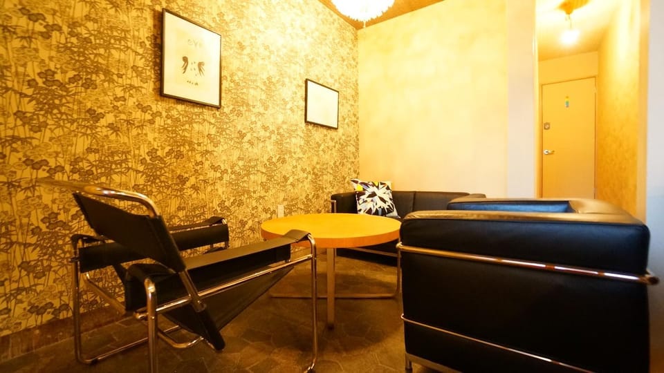 Communal lounge/ TV room, Lobby or reception