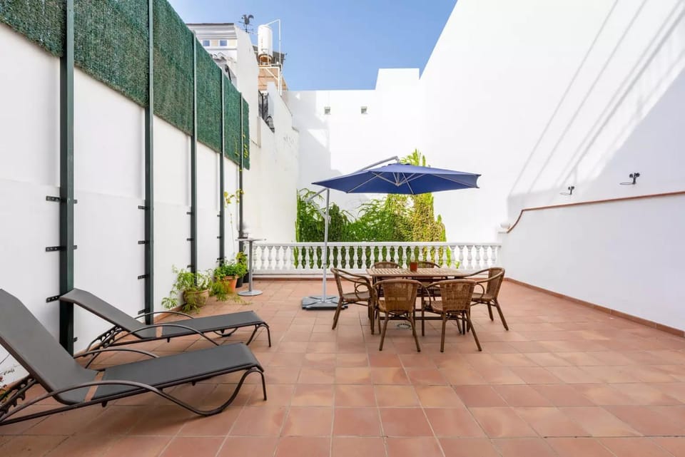 Off site, Balcony/Terrace