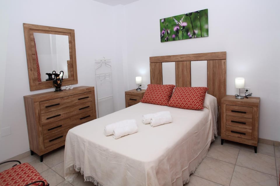 Photo of the whole room, Decorative detail, Bedroom